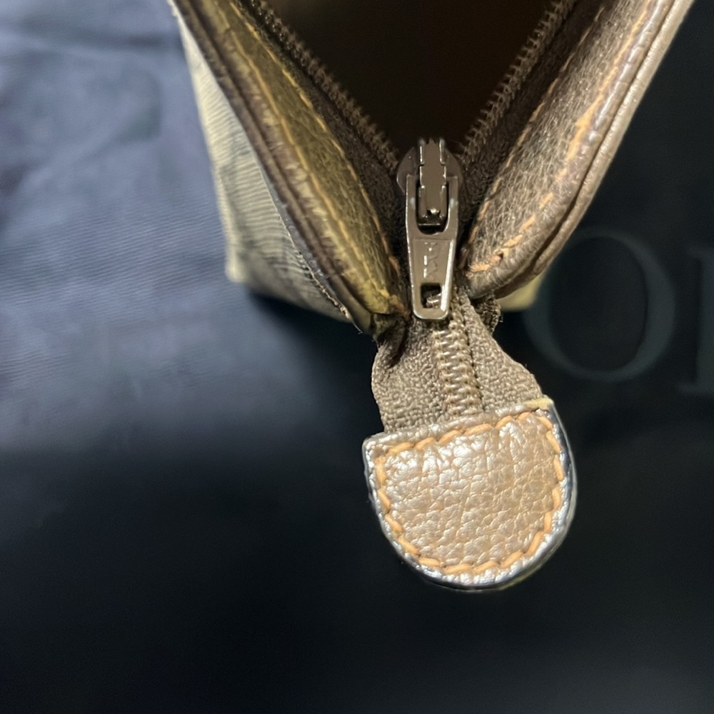 Gucci Monogram Brown Mini Clutch Bag 89-01-020 Accessory Collection - Picture 10 of 15